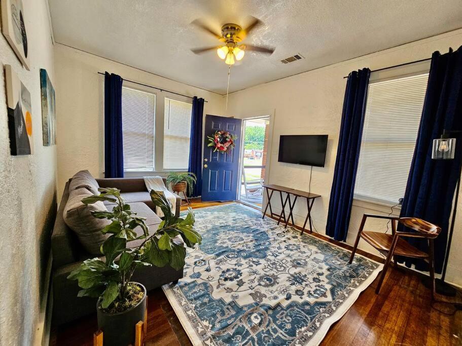 Cool And Calm Apartment Memphis